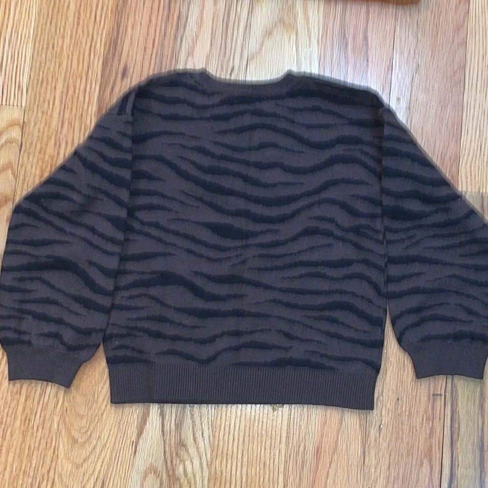 NEW with Tags 2 piece bundle GAP Zebra Print Sweater 5T